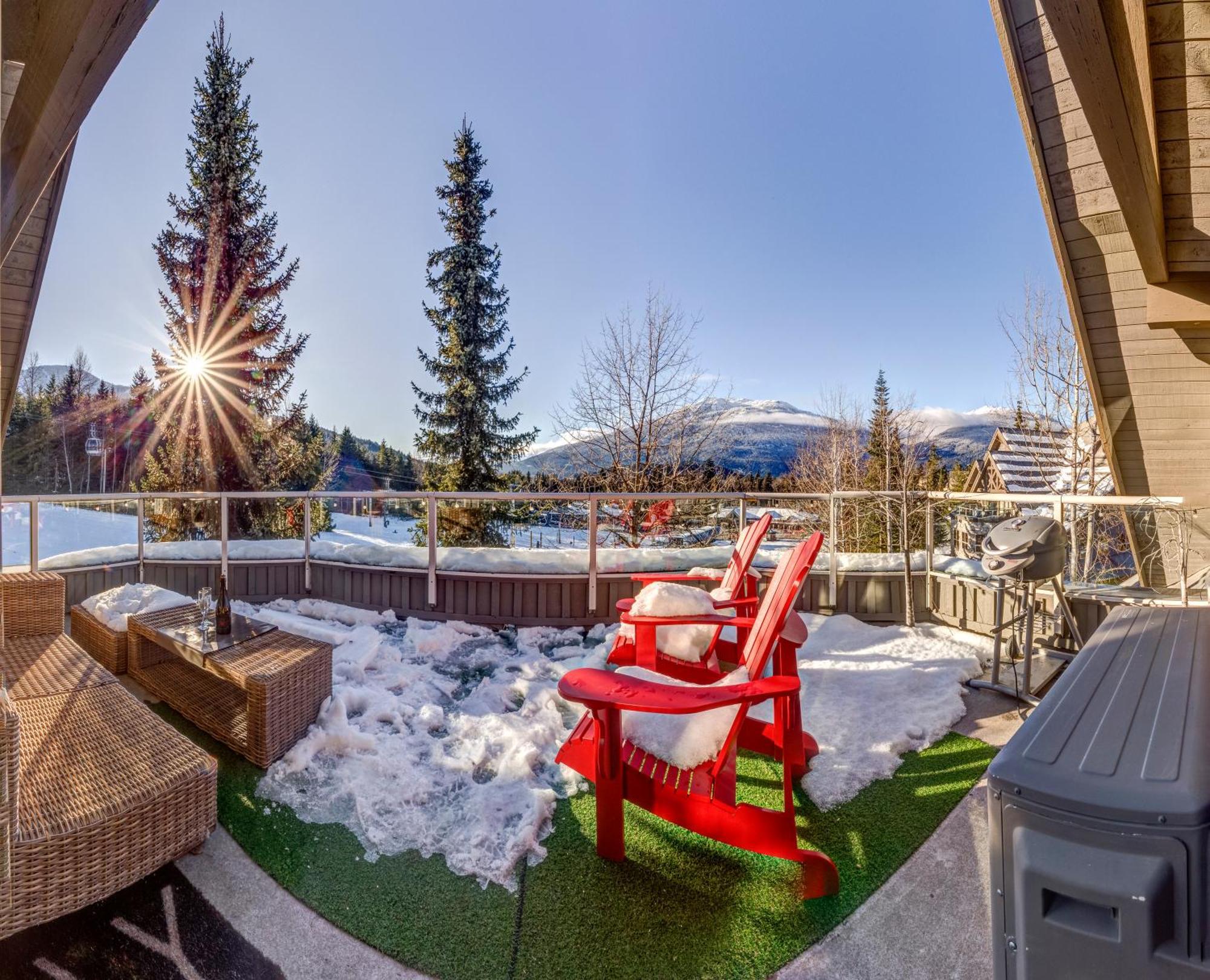 The Lookout Penthouse // A Luxe Suite In Whistler Zewnętrze zdjęcie