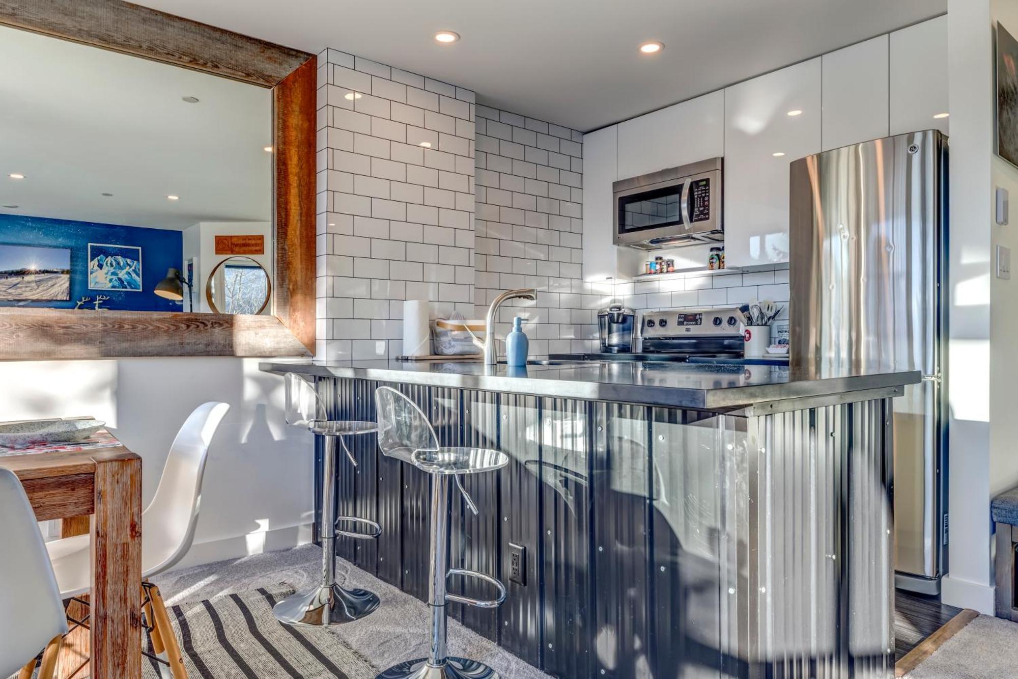 The Lookout Penthouse // A Luxe Suite In Whistler Zewnętrze zdjęcie