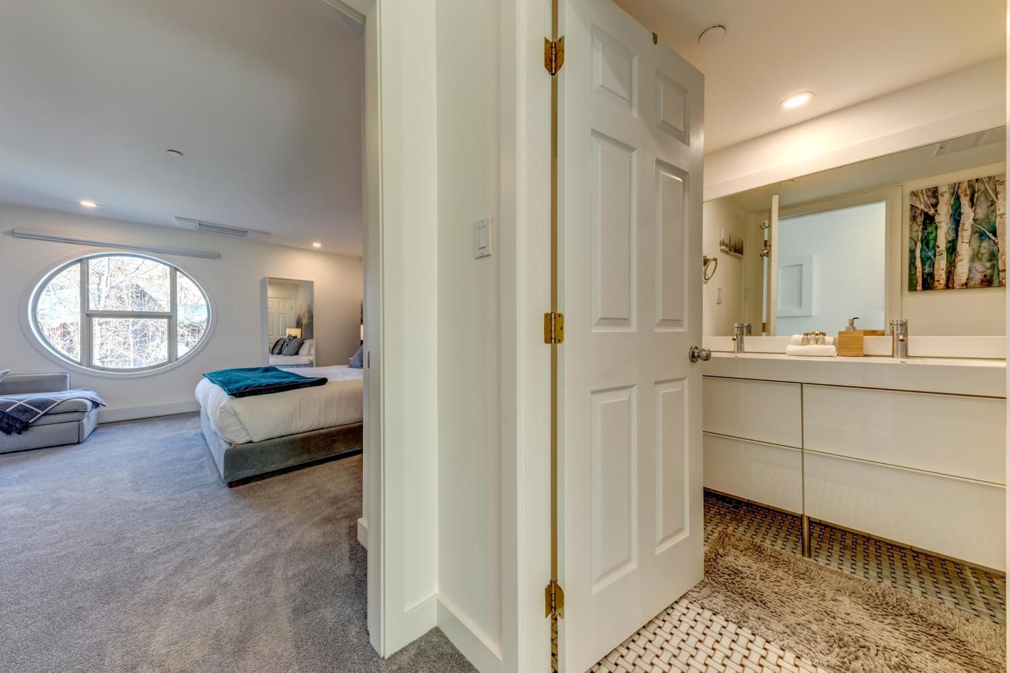 The Lookout Penthouse // A Luxe Suite In Whistler Zewnętrze zdjęcie