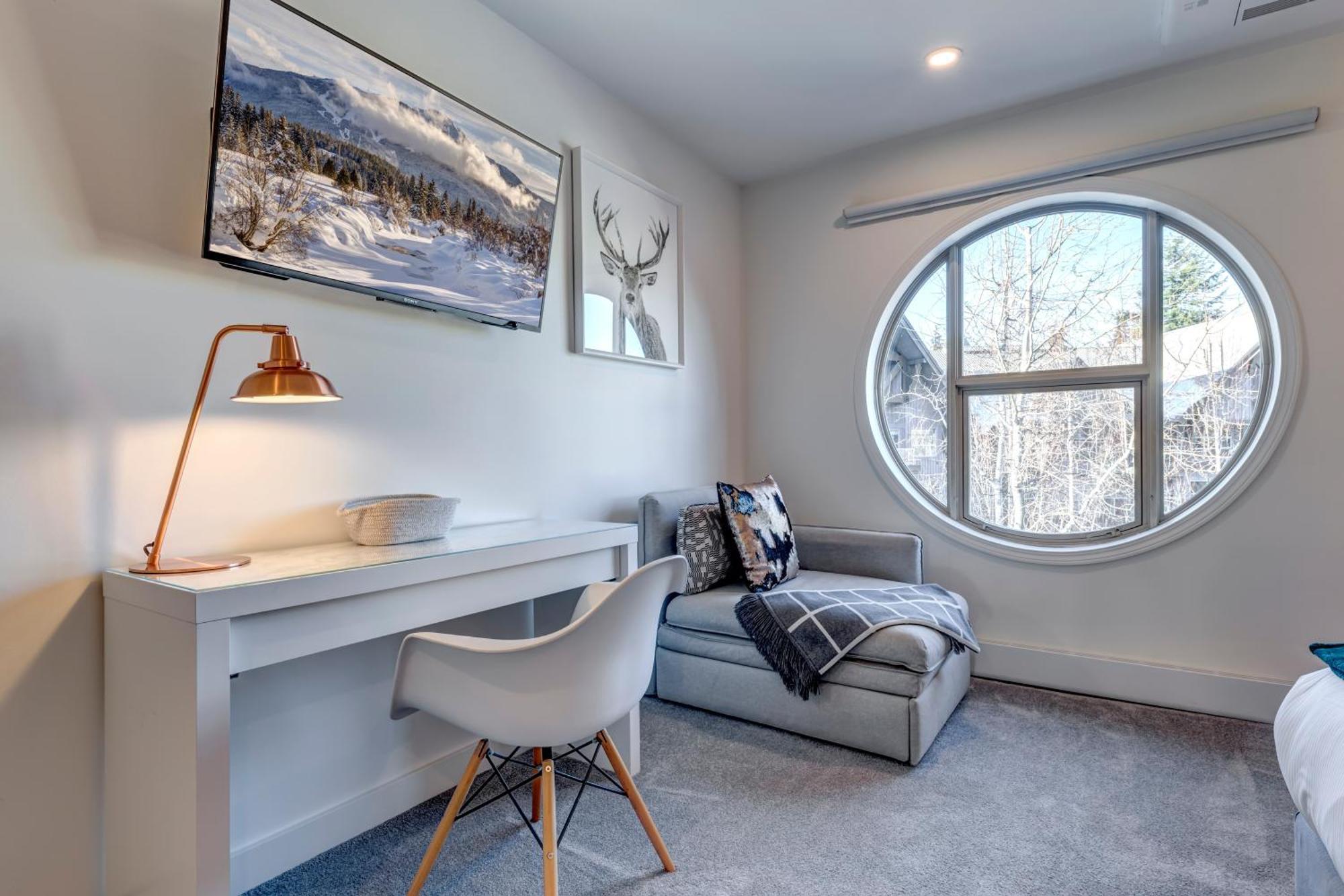 The Lookout Penthouse // A Luxe Suite In Whistler Zewnętrze zdjęcie