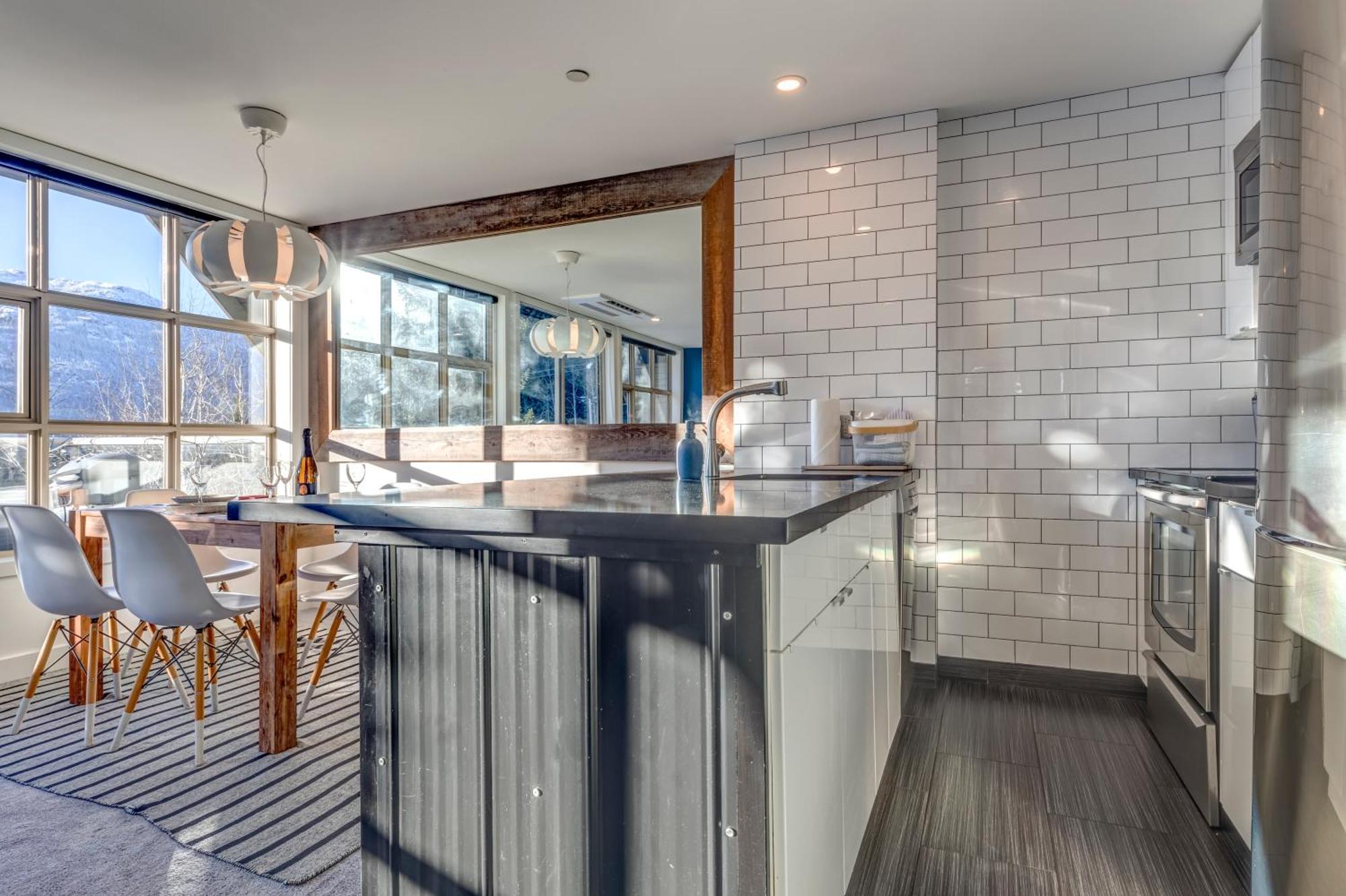 The Lookout Penthouse // A Luxe Suite In Whistler Zewnętrze zdjęcie