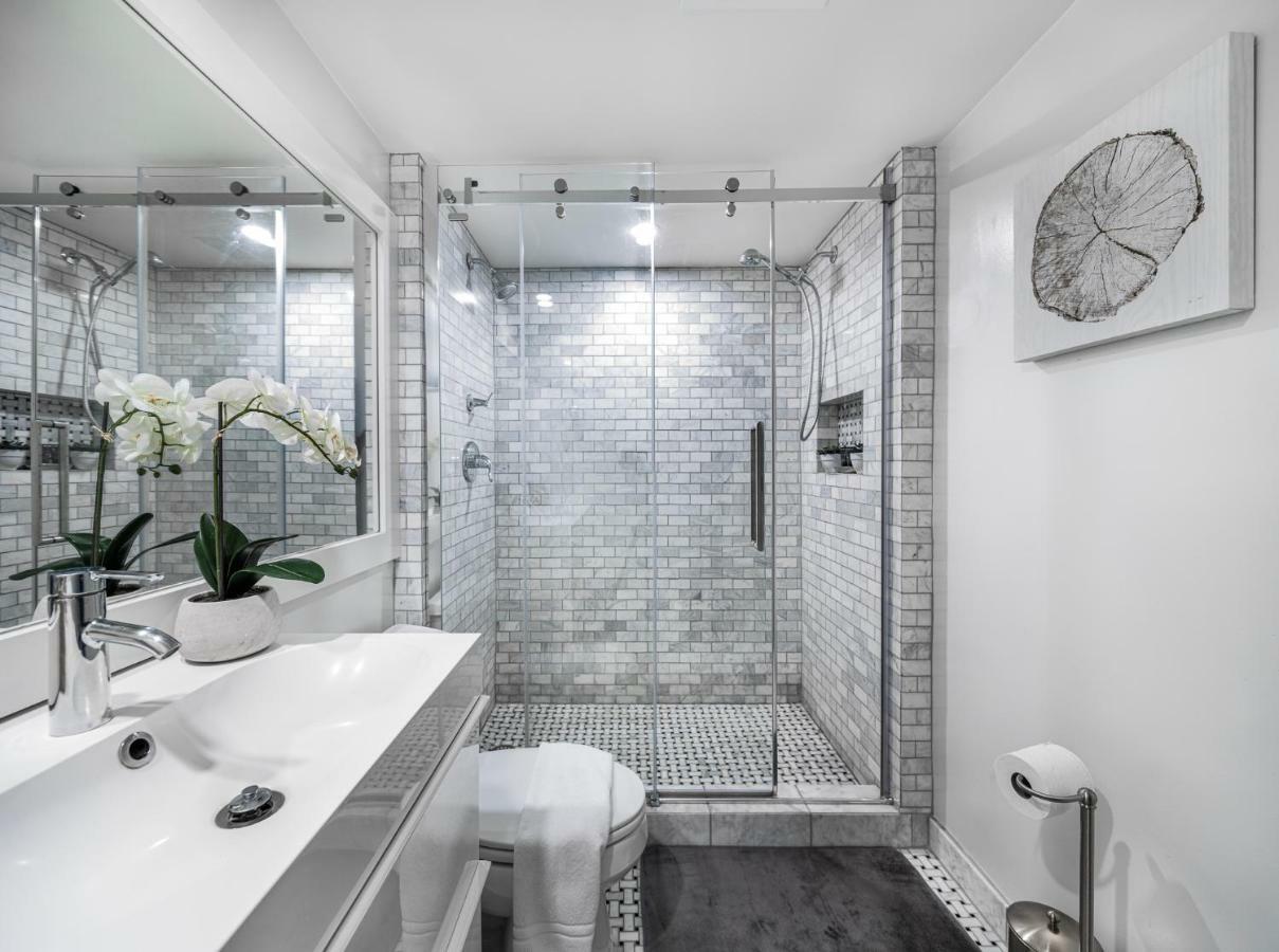 The Lookout Penthouse // A Luxe Suite In Whistler Zewnętrze zdjęcie